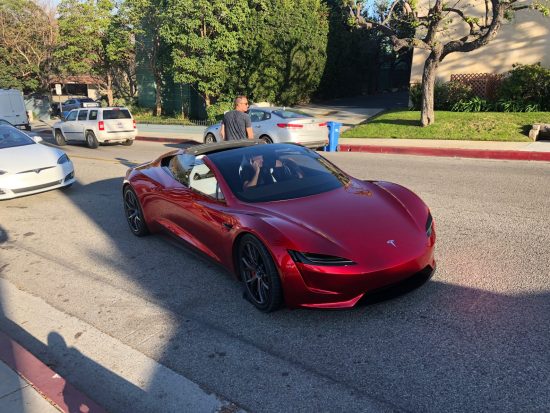Le nouveau Tesla Roadster observé en pleine voie publique