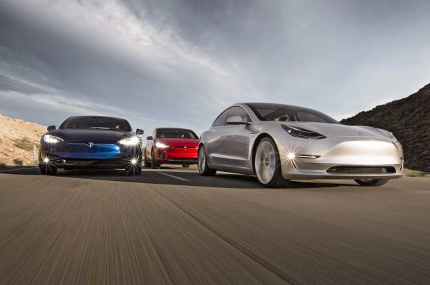 Porté par le succès de la Model 3, Tesla renoue avec les bénéfices