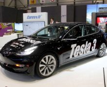 Vidéo : la Tesla Model 3 au salon de Genève