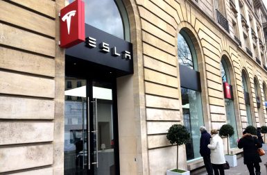 Tesla inaugure son nouveau showroom à Paris