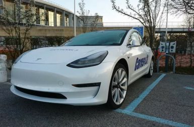 Renault : la Tesla Model 3 surprise au technocentre