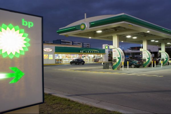 BP investit dans les batteries à charge ultra-rapide