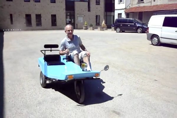 Quand la passion de l’automobile mène aux anciennes microcars électriques