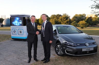 Volkswagen : des bornes de recharge mobiles autonomes de 200 kWh