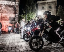 Electric Night Ride : Balade à motos électriques avec Trui Hanoulle