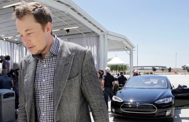 Tesla va finalement rester en Bourse