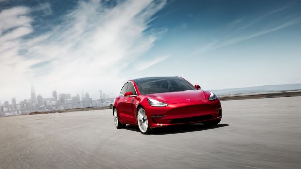 Tesla Model 3 : la version à 35.000 dollars prévue pour 2019