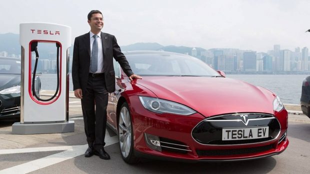 Un français prend la tête de la division automobile de Tesla