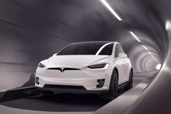 Elon Musk dévoile le premier tunnel de la Boring Company