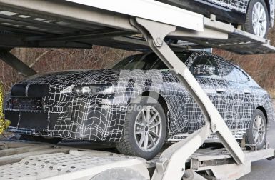 BMW i4 : la tueuse de Tesla surprise en cours de transport