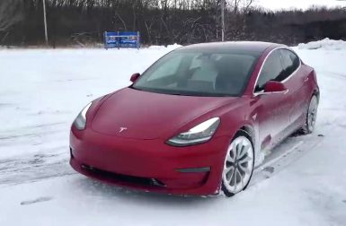 Vidéos : la Tesla Model 3 à l’épreuve du froid