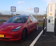 Tesla Model 3 : la puissance de charge portée à 250 kW