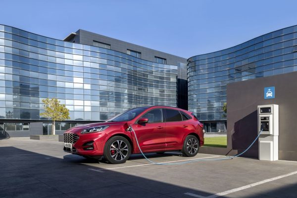 Ford Kuga PHEV : le SUV hybride au rappel pour un risque d’incendie