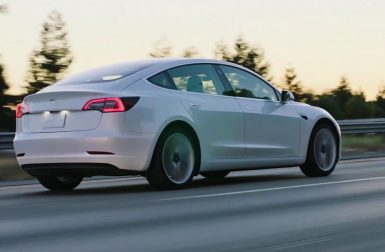 Tesla ralenti par une pénurie de batteries