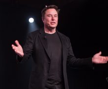 Tesla : Elon Musk veut débuter la production des robotaxis dès 2024