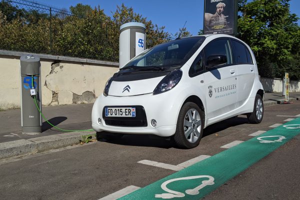 Grâce au rétrofit, les bornes Autolib de Versailles montent en puissance