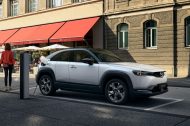 Mazda MX-30 : les prix et équipements du SUV électrique