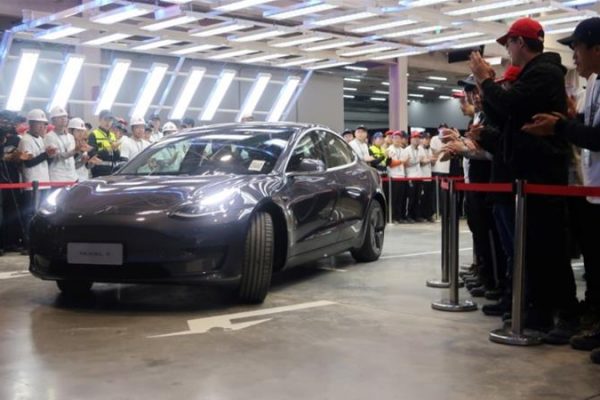 Tesla livre ses premières Model 3 « Made in China »