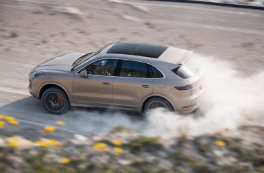 Porsche a développé un SUV électrique à 4 moteurs