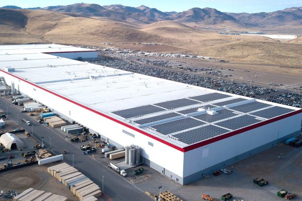 Tesla et Panasonic augmentent leur production de batteries