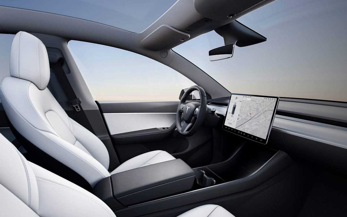 Tesla Model Y poids, dimensions et équipements en détails