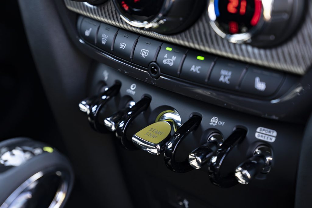 Mini Countryman hybride rechargeable prix, autonomie, fiche technique