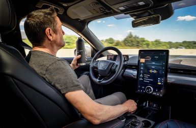 Ford Mustang Mach-E : un mode de conduite autonome “mains-libres”