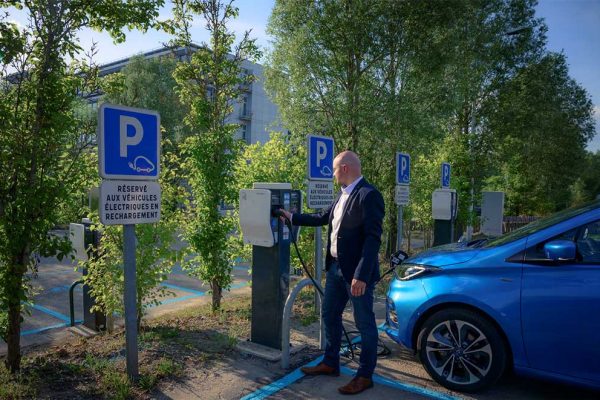 Avec Elexent, Renault veut faciliter la charge des flottes électriques