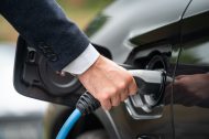En juin 2020, 1 voiture sur 7 vendue en Europe était électrique ou hybride