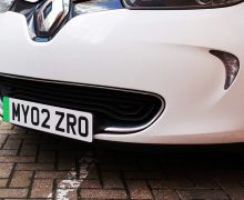Des plaques vertes pour les voitures électriques au Royaume-Uni