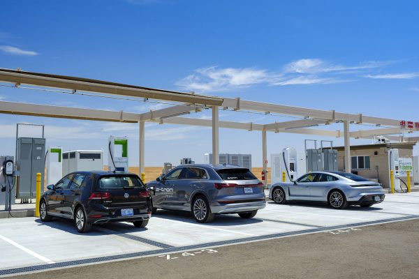 Véhicules électriques : Volkswagen ouvre une station de recharge extrême