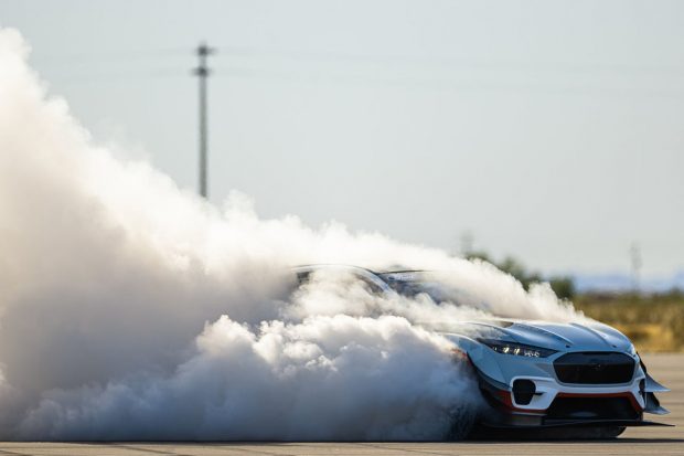 Burnout – Ford va déployer un mode pour faire patiner les pneus de ses voitures électriques