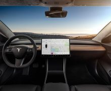 Tesla va enfin surveiller la vigilance du conducteur par caméra