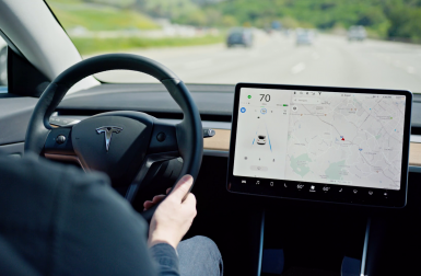 Tesla va peut-être finalement utiliser des radars pour son système de conduite semi-autonome