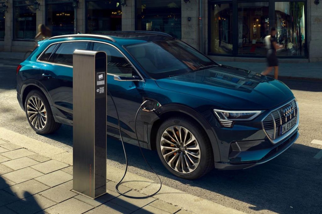 L’Audi eTron améliore ses performances de charge