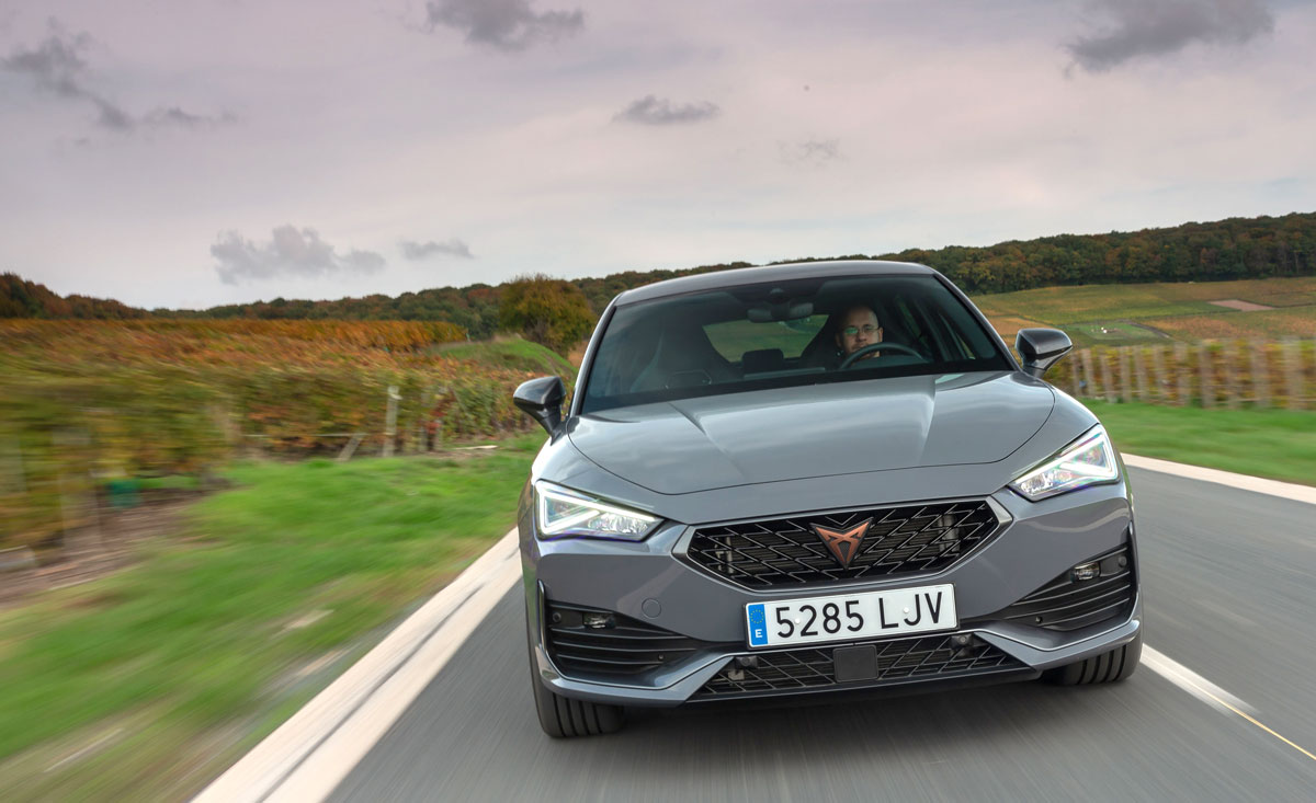 Essai Cupra Leon hybride rechargeable entre efficience et sportivité