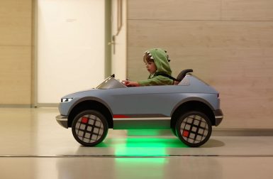 Hyundai 45 EV Minicar : une petite voiture électrique pour donner le  sourire aux enfants