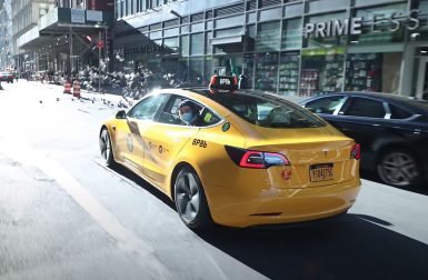 Partez à la rencontre de Rami, le premier taxi new-yorkais en Tesla Model 3