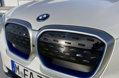 BMW iX2 : on connait la date de début de production du SUV électrique