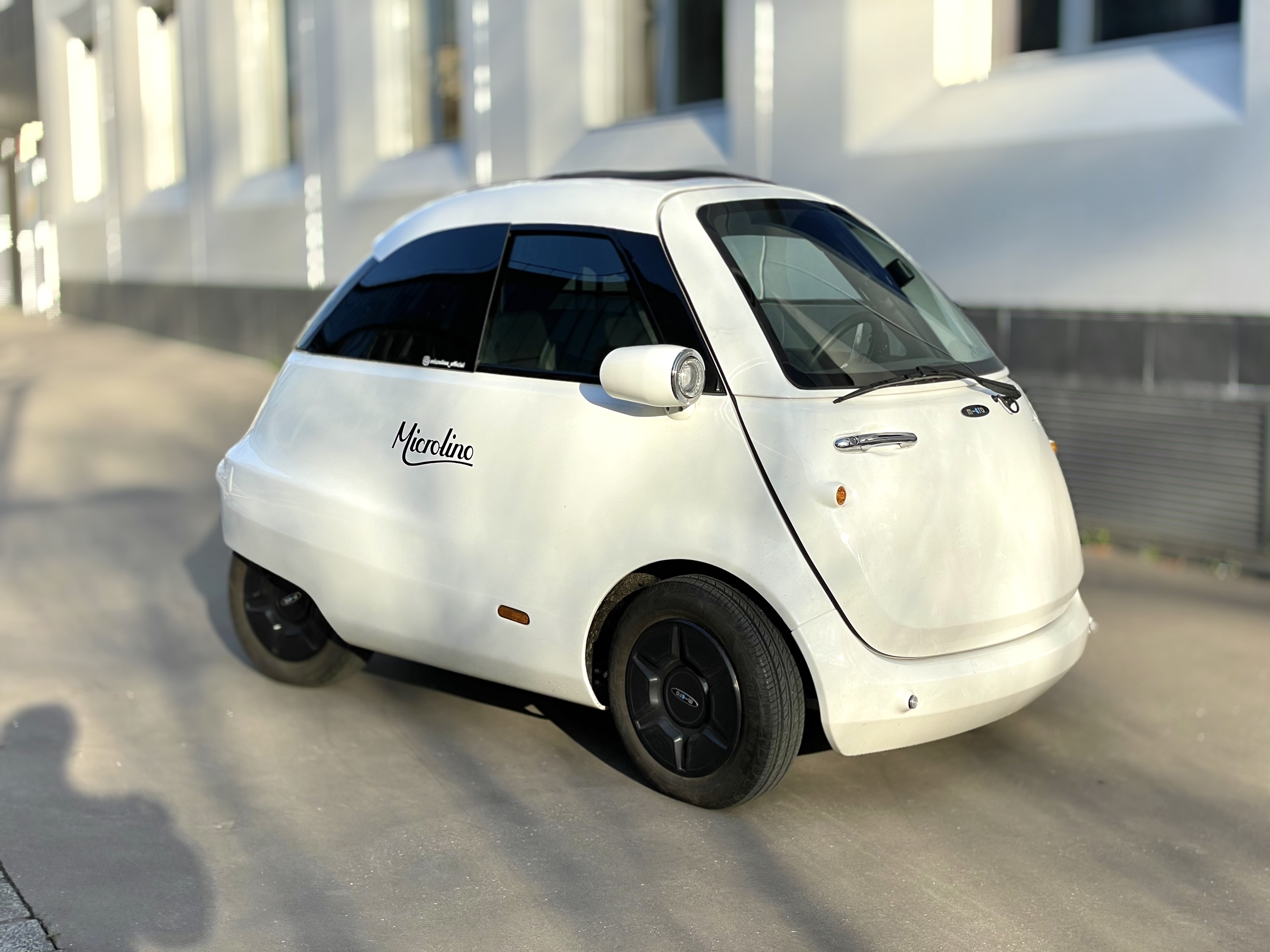 La première voiture électrique sans lunette arrière arrive enfin en Europe  et on connaît son prix