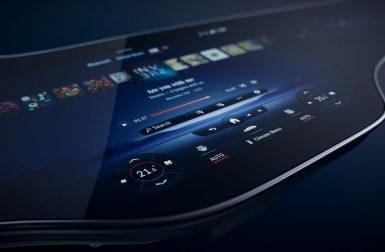 Mercedes dévoile l'impressionnant écran Hyperscreen de l'EQS
