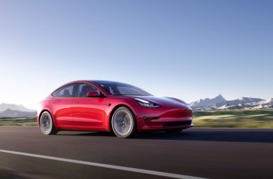 La Tesla Model 3 numéro 1 des voitures particulières au Royaume-Uni