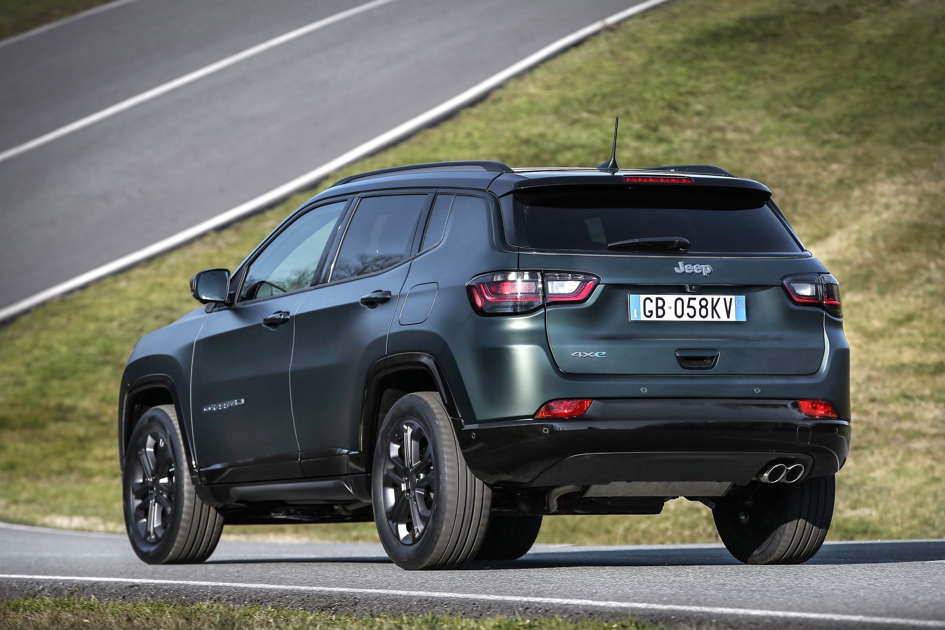 Jeep Compass 4xe 2021 Le SUV Hybride Rechargeable Restyl jeep-compass-4xe-2021-le-suv-hybride-rechargeable-restyl