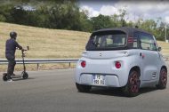 Citroën Ami : peut-elle gagner face à un vélo ou une trottinette électrique ?