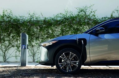 Toyota bZ4X : le SUV électrique annonce ses prix en LLD
