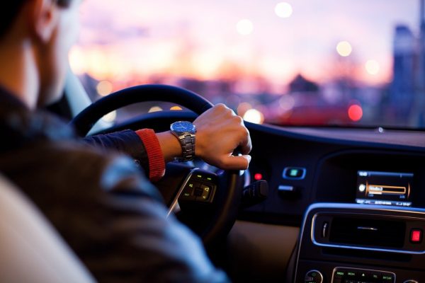 Écoconduite et sécurité : maintenant, c’est votre voiture qui vous juge