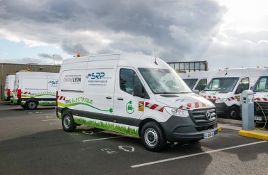 Utilitaires : Mercedes livre 57 Sprinter électriques à Lyon