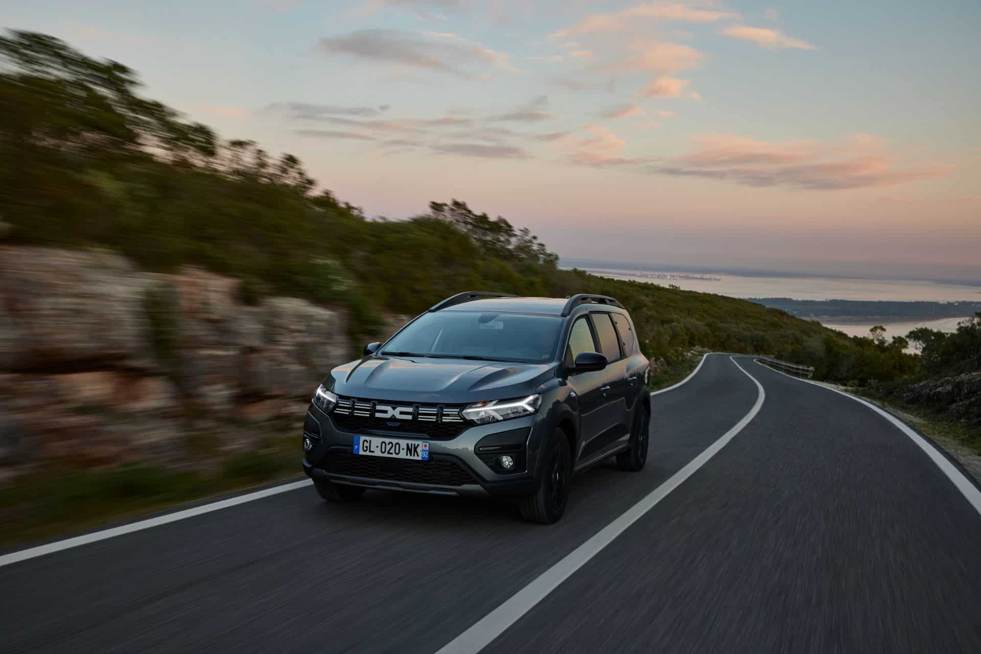 Dacia Jogger hybride commercialisation, prix, consommation