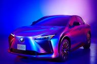 Lexus RZ 450e : le SUV électrique japonais montre le bout de sa calandre