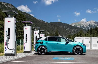 Volkswagen réduit le temps de recharge de ses voitures électriques